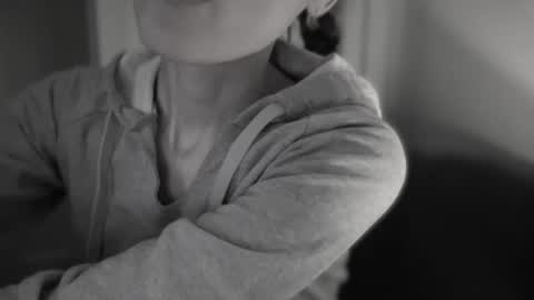 Snapshot of anje_forsexytime chatting on 10-24-25, 04:25 Anje online show from 10-24-25, 04:25