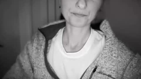 Snapshot of anje_forsexytime chatting on 10-25-25, 08:14 Anje online show from 10-25-25, 08:14