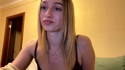 Anjelika online show from 10-14-25, 02:51