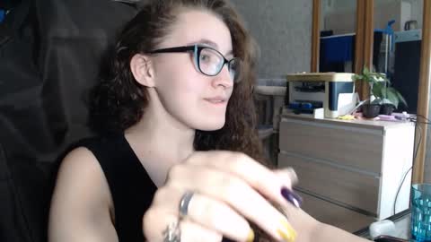 Snapshot of ankey_rayah chatting on 12-14-24, 02:42 Nameless online show from 12-14-24, 02:42