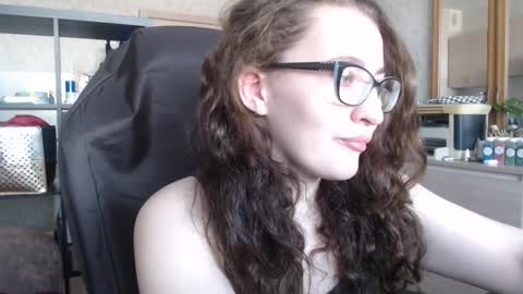 Snapshot of ankey_rayah chatting on 01-14-25, 04:15 Nameless online show from 01-14-25, 04:15