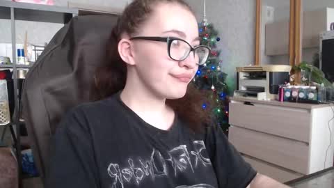 Snapshot of ankey_rayah chatting on 01-20-25, 05:04 Nameless online show from 01-20-25, 05:04