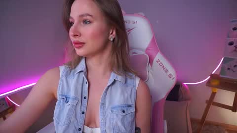 Snapshot of ann__levine chatting on 11-26-25, 02:29 Ann online show from 11-26-25, 02:29