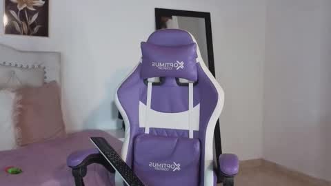 Snapshot of ann_gagner chatting on 10-08-25, 12:08 Ana  online show from 10-08-25, 12:08