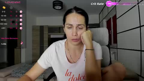 Snapshot of anna___25 chatting on 06-19-26, 08:12 Anna online show from 06-19-26, 08:12