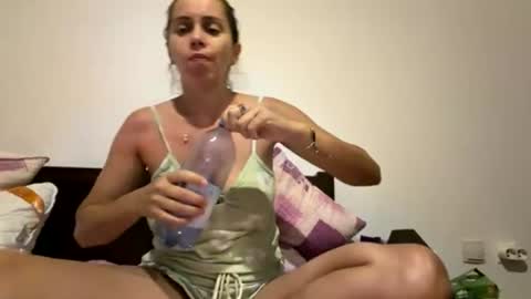 Snapshot of anna___25 chatting on 07-05-26, 06:04 Anna online show from 07-05-26, 06:04