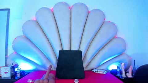 Anna  online show from 01-26-25, 12:33