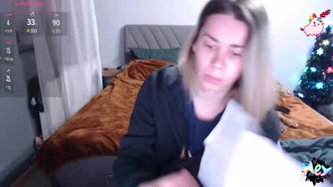 Snapshot of anna_ana chatting on 12-16-24, 07:00 Anadirectgirl online show from 12-16-24, 07:00