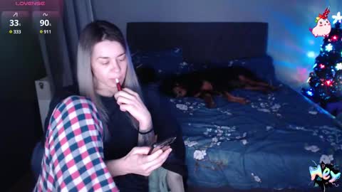 Snapshot of anna_ana chatting on 12-23-24, 06:16 Anadirectgirl online show from 12-23-24, 06:16