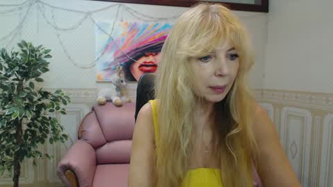 Snapshot of anna_ditrih chatting on 02-04-25, 12:55 Anna Ditrih online show from 02-04-25, 12:55