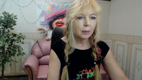 Snapshot of anna_ditrih chatting on 02-05-25, 12:38 Anna Ditrih online show from 02-05-25, 12:38