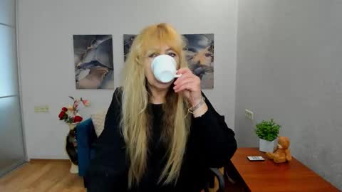 Anna Ditrih online show from 03-30-26, 11:33