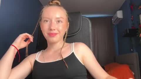 Anna online show from 06-18-26, 04:11