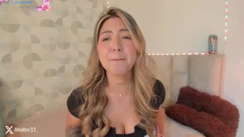 Ana Lucia online show from 10-28-25, 11:18