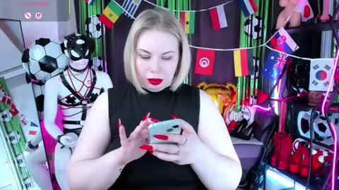 Snapshot of anna_maxwell chatting on 06-15-26, 01:52 Anna online show from 06-15-26, 01:52