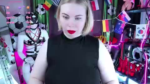 Snapshot of anna_maxwell chatting on 06-28-26, 02:17 Anna online show from 06-28-26, 02:17