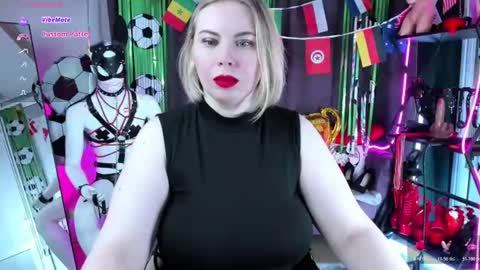 Snapshot of anna_maxwell chatting on 07-18-26, 02:16 Anna online show from 07-18-26, 02:16