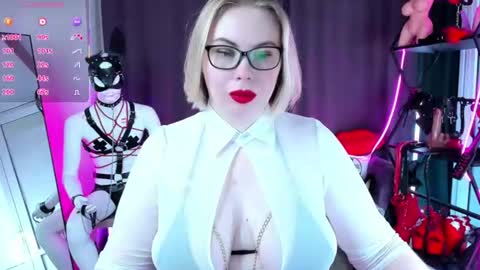 Snapshot of anna_maxwell chatting on 07-25-26, 02:42 Anna online show from 07-25-26, 02:42