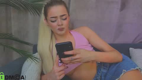 Snapshot of anna_nickol chatting on 11-06-25, 02:51 Anna online show from 11-06-25, 02:51