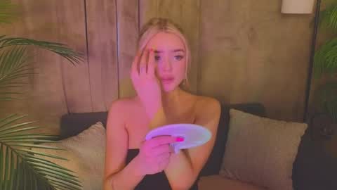 Snapshot of anna_nickol chatting on 06-08-26, 06:41 Anna online show from 06-08-26, 06:41