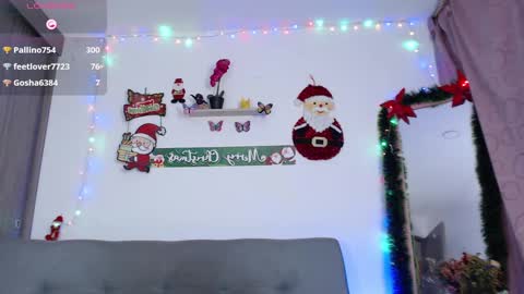 Snapshot of anna_ross_ chatting on 12-23-24, 11:17 Anna independent model online show from 12-23-24, 11:17