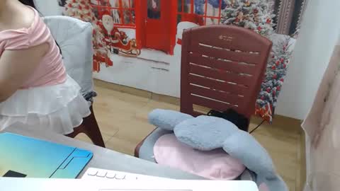 anna_xyz online show from 12-04-25, 02:21