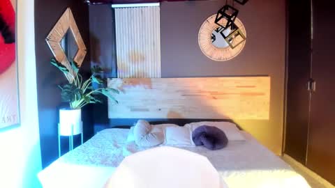 Anna online show from 09-21-25, 03:41