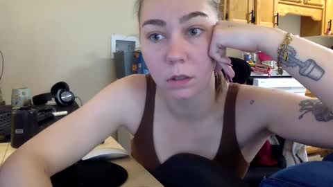 Snapshot of annabellemonroe69 chatting on 11-21-25, 01:10 annabellemonroe69 online show from 11-21-25, 01:10