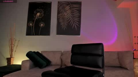 Anna Brooks  online show from 01-05-26, 07:50