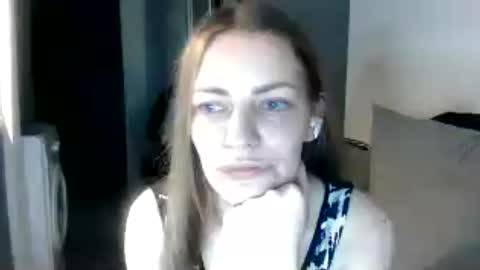 annadiamond1 online show from 07-12-26, 08:55