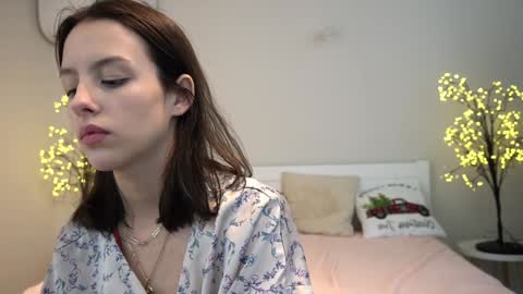 Snapshot of annaelys chatting on 01-23-25, 12:35 Anna online show from 01-23-25, 12:35