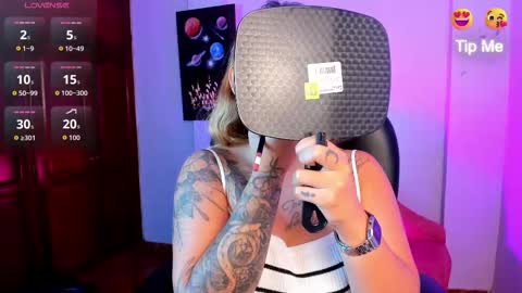 Snapshot of annafoxxx_ chatting on 02-10-26, 11:03 Ana Foxxx online show from 02-10-26, 11:03
