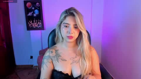 Snapshot of annafoxxx_ chatting on 05-07-26, 01:22 Ana Foxxx online show from 05-07-26, 01:22