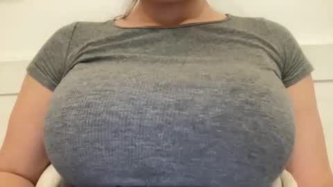 Snapshot of annagal18 chatting on 05-16-26, 07:56 annagal18 online show from 05-16-26, 07:56