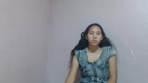 Snapshot of annahhotgirl chatting on 02-15-25, 09:49 annahhotgirl online show from 02-15-25, 09:49