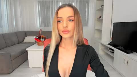 annaise  online show from 02-07-26, 12:09