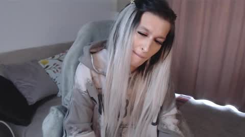 Anna online show from 04-25-26, 04:59