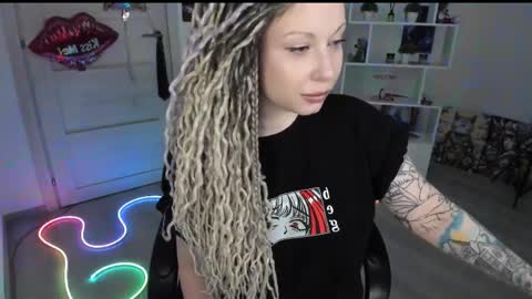 Anna online show from 04-09-26, 08:36