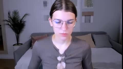 Snapshot of annathorne chatting on 05-16-26, 04:31 Im Anna online show from 05-16-26, 04:31