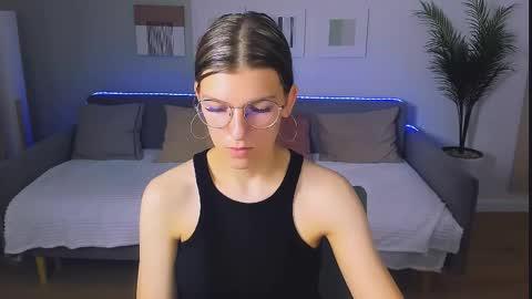 Snapshot of annathorne chatting on 05-26-26, 03:13 Im Anna online show from 05-26-26, 03:13