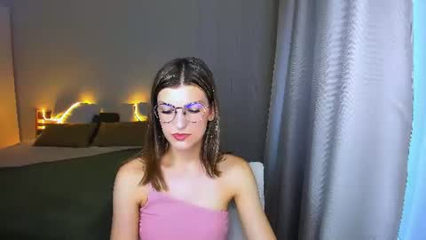Snapshot of annathorne chatting on 06-12-26, 04:44 Im Anna online show from 06-12-26, 04:44