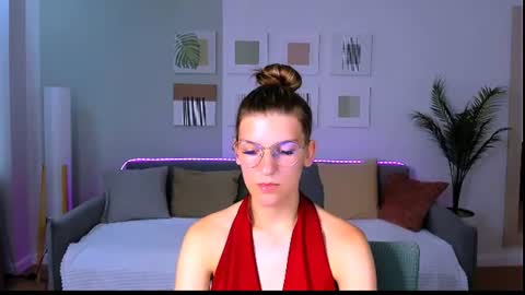 Snapshot of annathorne chatting on 06-25-26, 05:12 Im Anna online show from 06-25-26, 05:12