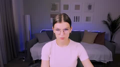 Snapshot of annathorne chatting on 06-30-26, 04:24 Im Anna online show from 06-30-26, 04:24