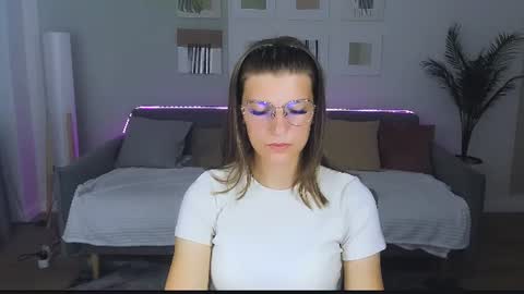 Snapshot of annathorne chatting on 07-09-26, 04:38 Im Anna online show from 07-09-26, 04:38