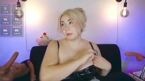Snapshot of annays_love chatting on 05-16-26, 05:59 dani online show from 05-16-26, 05:59