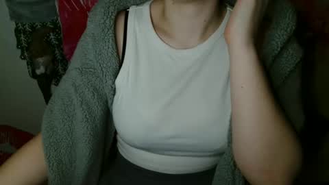 Bella online show from 11-26-25, 06:20