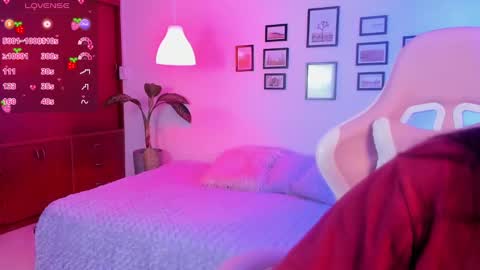 Snapshot of anne_bloom_ chatting on 01-07-25, 11:37 Anne online show from 01-07-25, 11:37