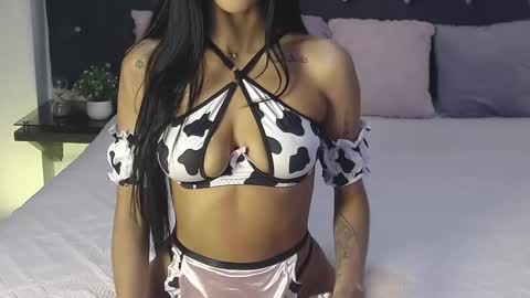 Anne  online show from 10-25-25, 07:27