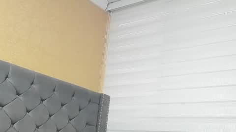 Snapshot of anne_julienne chatting on 05-09-26, 10:59 online show from 05-09-26, 10:59