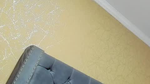 Snapshot of anne_julienne chatting on 05-27-26, 12:18 online show from 05-27-26, 12:18